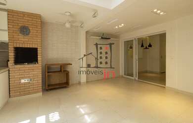 Imagem: A casa em condomínio possui 4 Dormitórios, 2 Suítes, 5 Banheiros