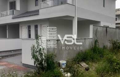 Imagem: A casa possui 2 Dormitórios, 2 Suítes, 3 Banheiros, 1 Vaga