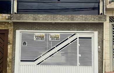 Imagem: A casa possui 3 Dormitórios, 1 Suíte, 3 Banheiros, 2 Vagas