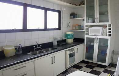 Imagem: O apartamento possui 3 Dormitórios, 1 Suíte, 3 Banheiros