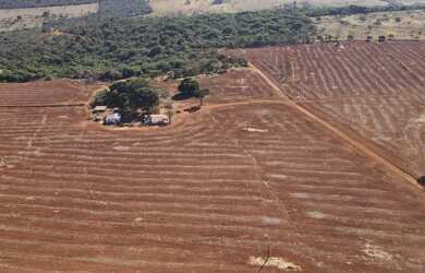 Imagem: A fazenda possui 130m² de Área e está localizado em Zona