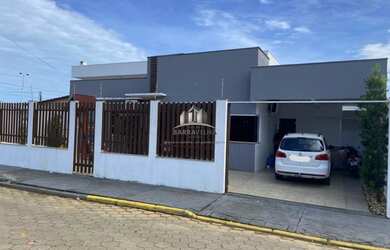 Imagem: A casa possui 3 Dormitórios, 1 Suíte, 2 Banheiros, 1 Vaga