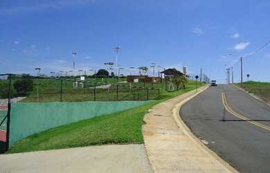 Imagem: O terreno possui 1293m² de Área Privada e está localizado