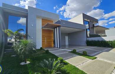 Imagem: A casa em condomínio possui 3 Dormitórios, 1 Suíte, 3 Banheiros