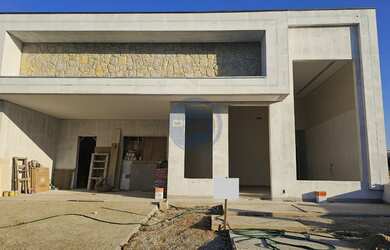 Imagem: A casa em condomínio possui 3 Dormitórios, 3 Suítes, 5 Banheiros