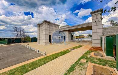 Imagem: O terreno à venda possui 682m² de Área Privada e Imóvel