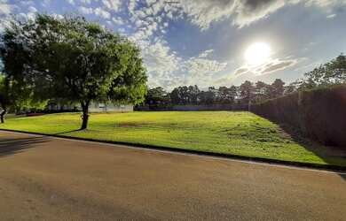 Imagem: O terreno possui 2.000m² de Área Privada e está localizado