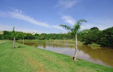 Imagem: O terreno possui 1500m² de Área Privada e está localizado