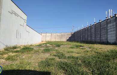 Imagem: O terreno possui 310m² de Área Privada e está localizado