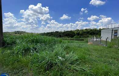Imagem: O terreno à venda possui e está localizado em Terras de Itaici