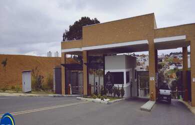 Imagem: O terreno possui 300m² de Área Privada e está localizado