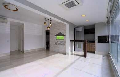 Imagem 2: Lindo apartamento em Andar alto com vista livre para a Sociedade Hípica...