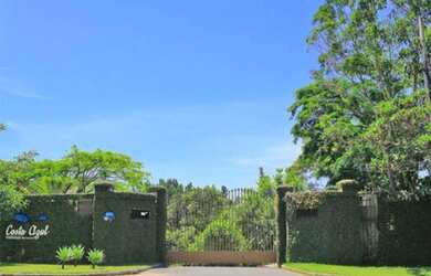 Imagem: O terreno possui 2.400m² de Área Privada e está localizado