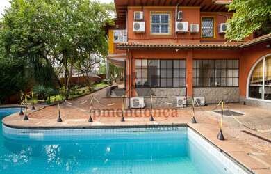 Imagem: A casa possui 10 Dormitórios, 10 Banheiros, 30 Vagas na garagem