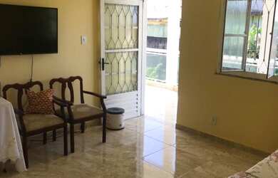 Imagem: A casa possui 2 Dormitórios, 1 Suíte, 1 Vaga na garagem, Imóvel