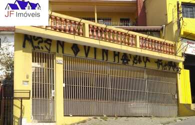 Imagem: A casa possui 3 Dormitórios, 2 Banheiros, 4 Vagas na garagem