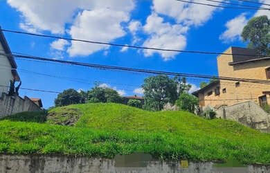 Imagem: O terreno possui 612m² de Área Privada e está localizado