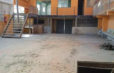 Imagem: O depósito possui 1 Banheiro, 5 Vagas na garagem, 900m² de