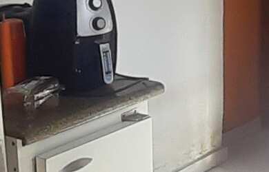 Imagem: A casa possui 2 Dormitórios, 1 Banheiro, 1 Vaga na garagem