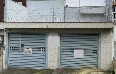 Imagem: A casa possui 2 Dormitórios, 1 Banheiro, 2 Vagas na garagem