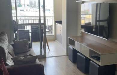 Imagem: O apartamento possui 2 Dormitórios, 1 Suíte, 1 Banheiro, 1