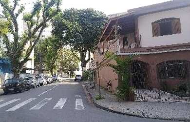 Imagem: A casa possui 3 Dormitórios, 3 Suítes, 2 Banheiros, 3 Vagas