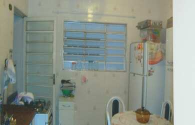 Imagem: O apartamento possui 2 Dormitórios, 1 Suíte, 2 Banheiros