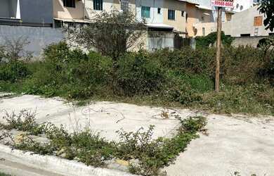 Imagem: O terreno possui 380m² de Área Privada e está localizado