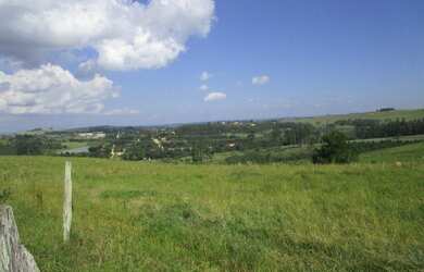 Imagem: O terreno possui 225.000m² de Área e está localizado em