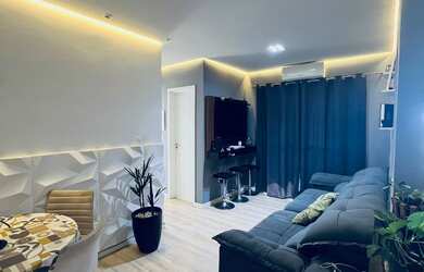 Imagem: O apartamento possui 2 Dormitórios, 1 Suíte, 2 Banheiros