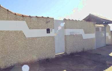 Imagem: A casa possui 2 Dormitórios, 1 Banheiro, 235m² de Área Privada