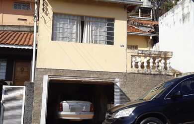 Imagem: A casa possui 2 Dormitórios, 1 Vaga na garagem, 80m² de Área