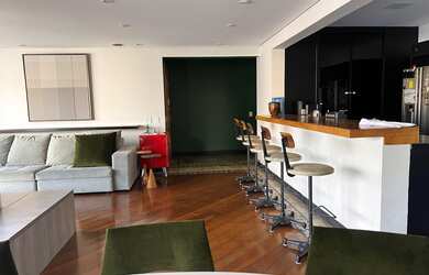 Imagem: O apartamento possui 4 Dormitórios, 3 Suítes, 5 Banheiros