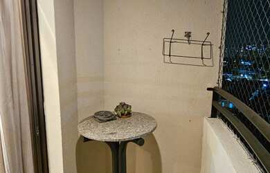 Imagem: O apartamento possui 2 Dormitórios, 1 Suíte, 2 Banheiros