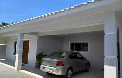 Imagem: A casa possui 3 Dormitórios, 1 Suíte, 3 Banheiros e está