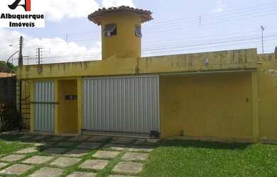 Imagem: A chácara possui 3 Dormitórios, 1 Suíte, 2 Banheiros, 5 Vagas