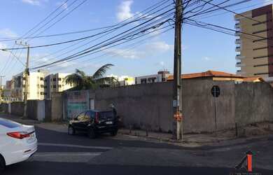 Imagem: O terreno possui 10.000m² de Área Privada e está localizado