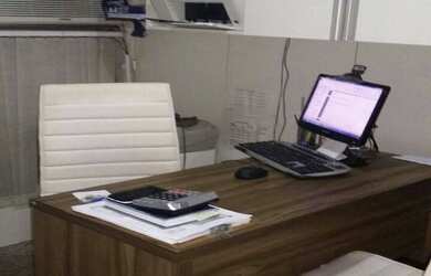 Imagem: A sala comercial possui 1 Banheiro, 30m² de Área e está