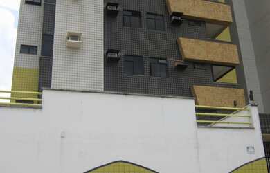 Imagem: O apartamento possui 2 Dormitórios, 1 Suíte, 2 Banheiros