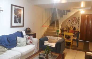 Imagem: A casa possui 2 Dormitórios, 2 Banheiros, 1 Vaga na garagem