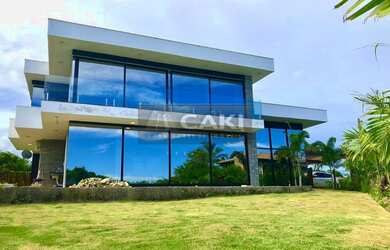 Imagem: A casa possui 3 Dormitórios, 2 Suítes, 3 Banheiros, 5 Vagas