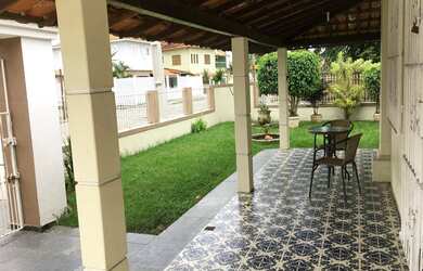 Imagem: A casa possui 6 Dormitórios, 4 Suítes, 6 Banheiros, 3 Vagas