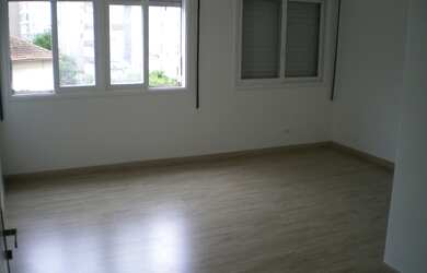 Imagem: O apartamento possui 1 Dormitório, 1 Banheiro, 1 Vaga na garagem