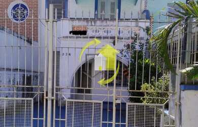 Imagem: A casa possui 3 Dormitórios, 2 Banheiros, 2 Vagas na garagem