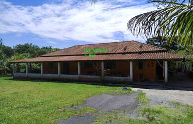 Imagem: A fazenda possui 3 Dormitórios, 1 Banheiro, 34.000m² de Área