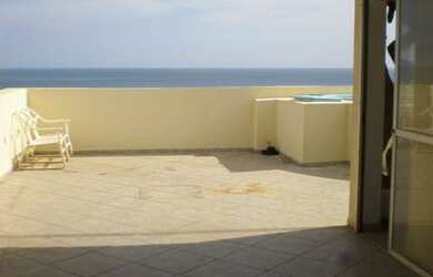 Imagem 9: 3 dormitórios, 1 suítes, 2 banheiro, 2 vagas na garagem, 270M² de Área Construída