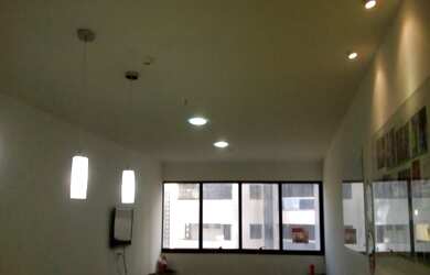 Imagem: A sala comercial possui 1 Dormitório, 1 Banheiro, 2 Vagas na