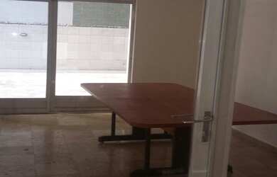 Imagem 6: 3 dormitórios, 1 suítes, 2 banheiro, 2 vagas na garagem, 130M² de Área Construída