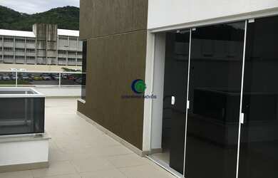 Imagem: A casa possui 3 Dormitórios, 3 Suítes, 4 Banheiros, 2 Vagas