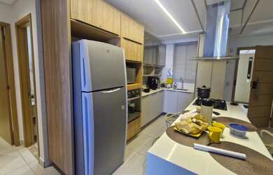 Imagem: O apartamento possui 2 Dormitórios, 1 Suíte, 1 Vaga na garagem